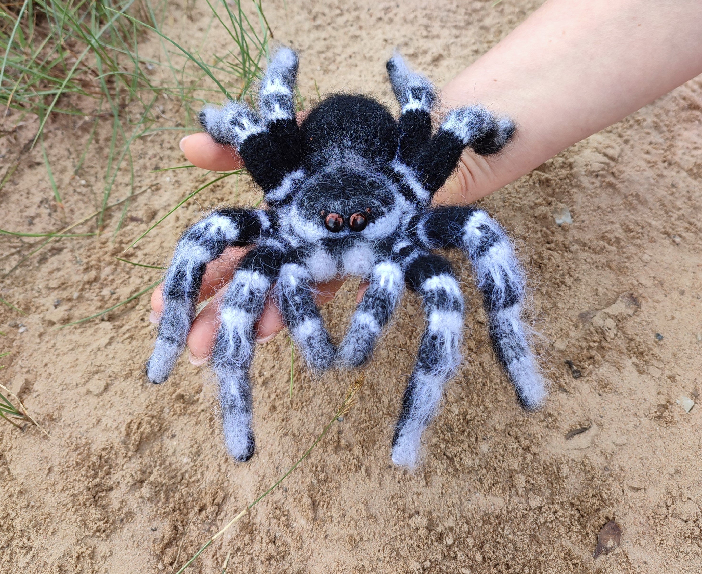 crocheted-brazilian-whiteknee-