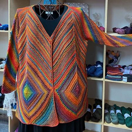 Pattern: Colorways 3 - Oversized Cardigan