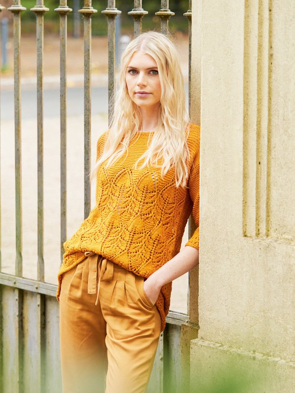 Strickanleitung: Hübscher Longpulli mit Blattstrukturen