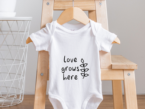 Plotter-Datei Love grows here (einfarbig)