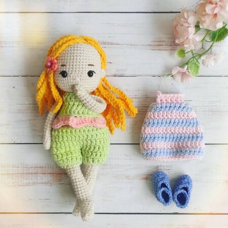 Crochet pattern doll, Ellie the little girl