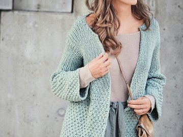 Strickanleitung: Jacke aus Rippen- und großem Perlmuster in Mint