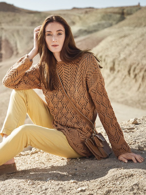 Strickanleitung: Zimtiger Longpulli im Ajourmuster