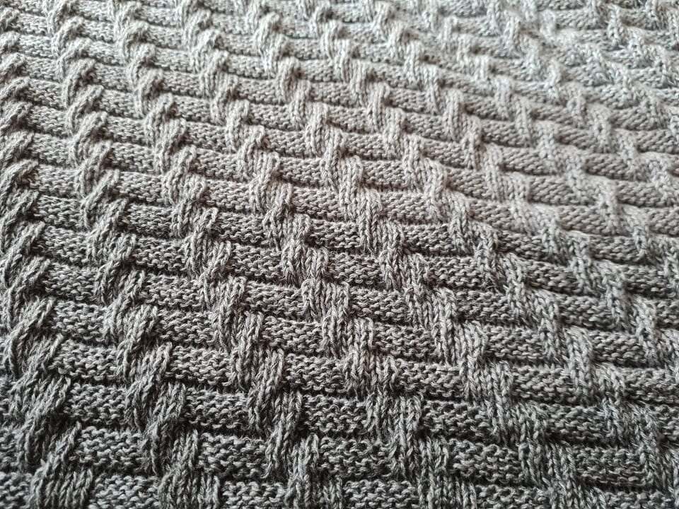 Shioma -  Zopfoptik ohne zu zopfen,  gestricktes Tuch