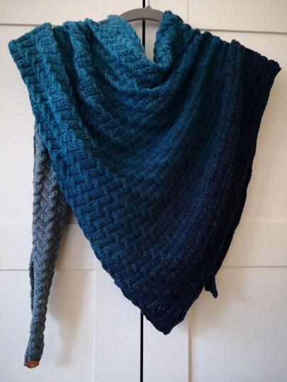 Shioma -  Zopfoptik ohne zu zopfen,  gestricktes Tuch