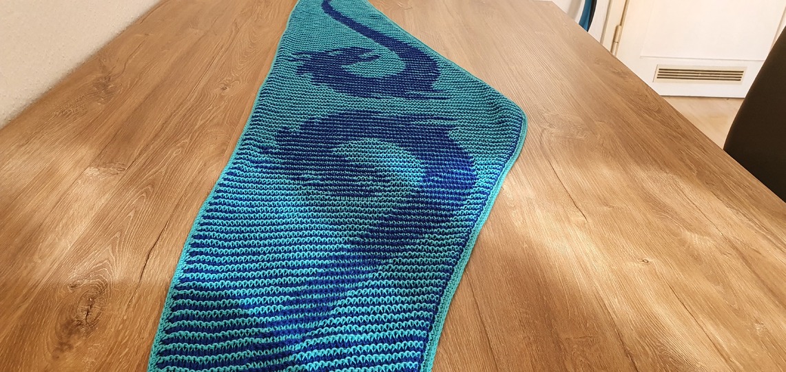 Dragon, Shadow Knitting, Illusion Knitting, Flat Motif Shawl