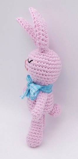 Häkelanleitung Oster-Hasi, schnell gehäkelt aus Wollresten