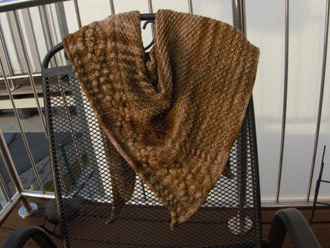 Anleitung Assymetrisches Dreiecktuch "Knotted" für Linkshänder