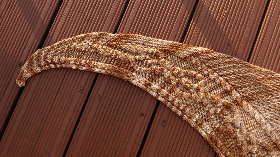 Anleitung Assymetrisches Dreiecktuch "Knotted" für Linkshänder