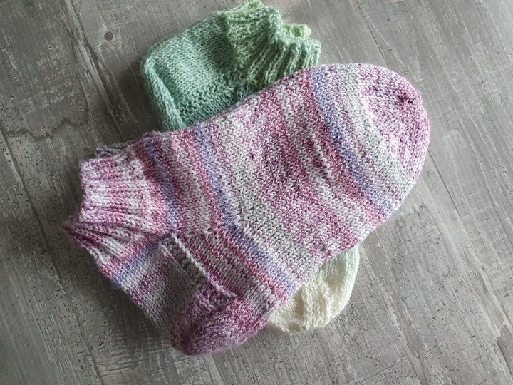 Strickanleitung Sneaker Socken mit Bündchen!