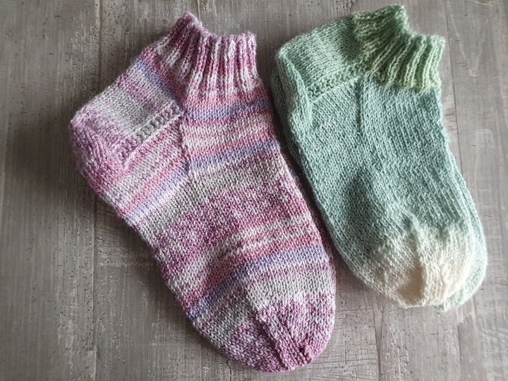 Strickanleitung Sneaker Socken mit Bündchen!