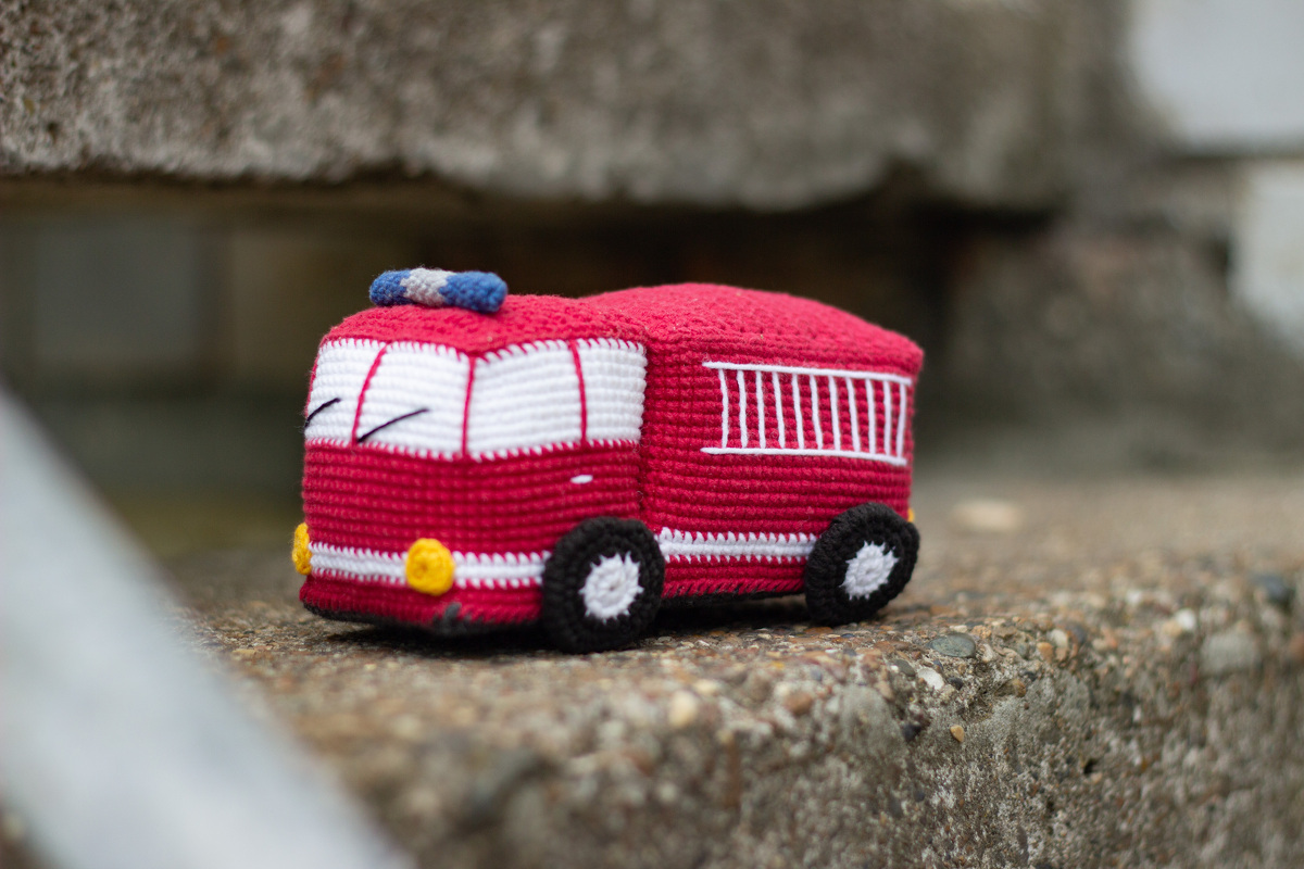 Amigurumi fire truck crochet pattern, PDF in English