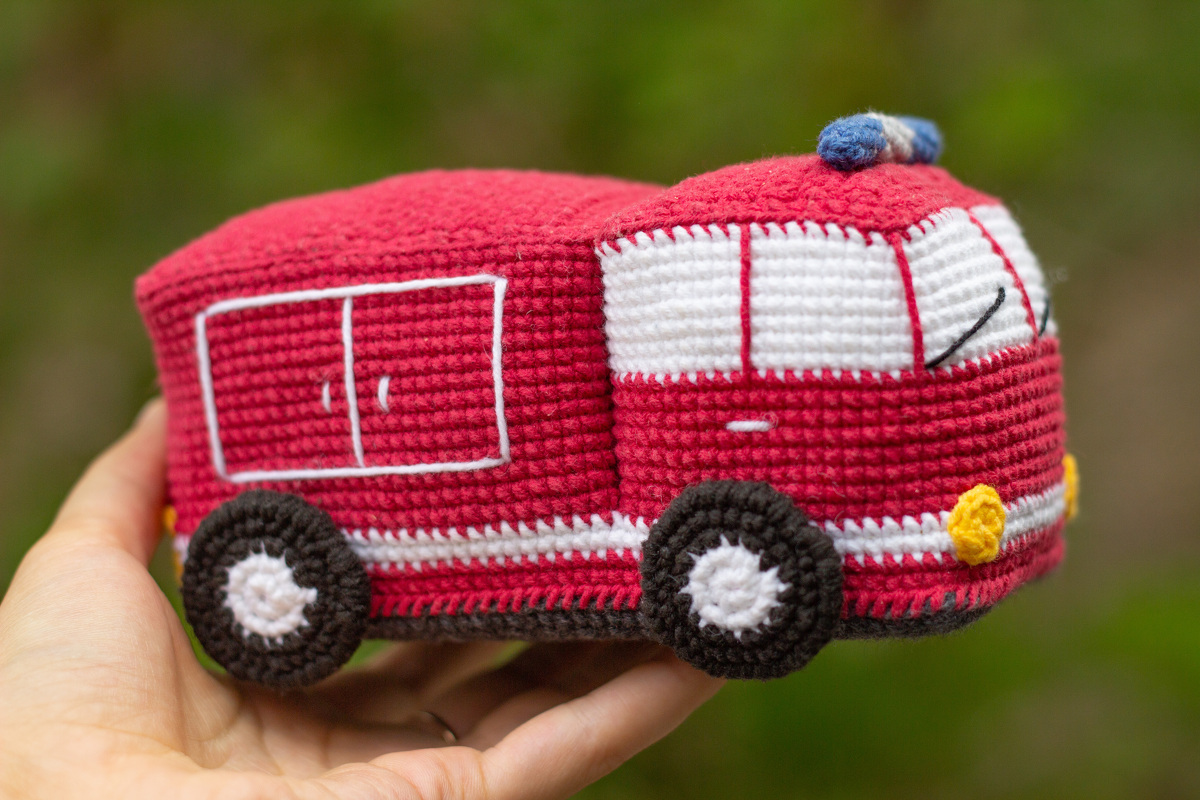 Amigurumi fire truck crochet pattern, PDF in English - Image 5