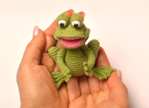 Crochet Frog| Amigurumi Froggy| Crochet flowers|Crochet pattern