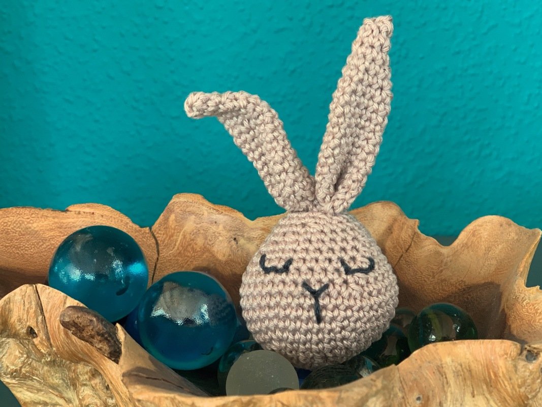 Mini - Osterhase "Benno" - Deko - Osterhase in Eierform auch als Anhänger