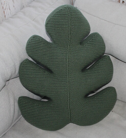 Monstera Cushion – crochet pattern for a leaf pillow, approx. 50 cm