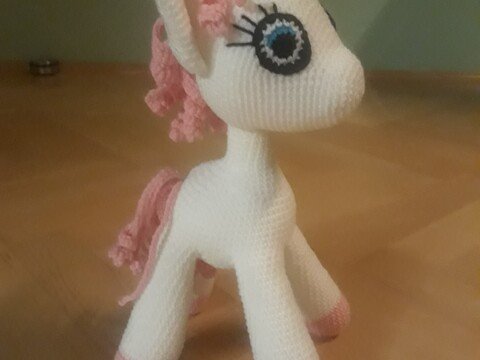 Einhorn Elin Häkelanleitung