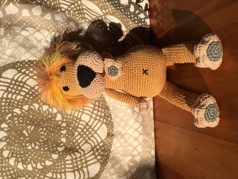 Häkelanleitung für die Spieluhr Lukas - der lebensrohe Löwe