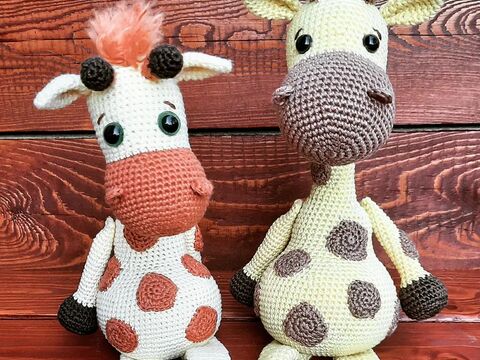 Häkelanleitung für die Spieluhr Charlie - die musikalische Giraffe