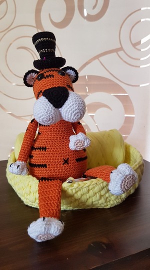 Häkelanleitung für die Spieluhr Leonardo der taktvolle Tiger