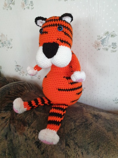 Häkelanleitung für die Spieluhr Leonardo der taktvolle Tiger