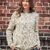 Strickanleitung: Sandfarbener Pulli mit Rauten und Zöpfen