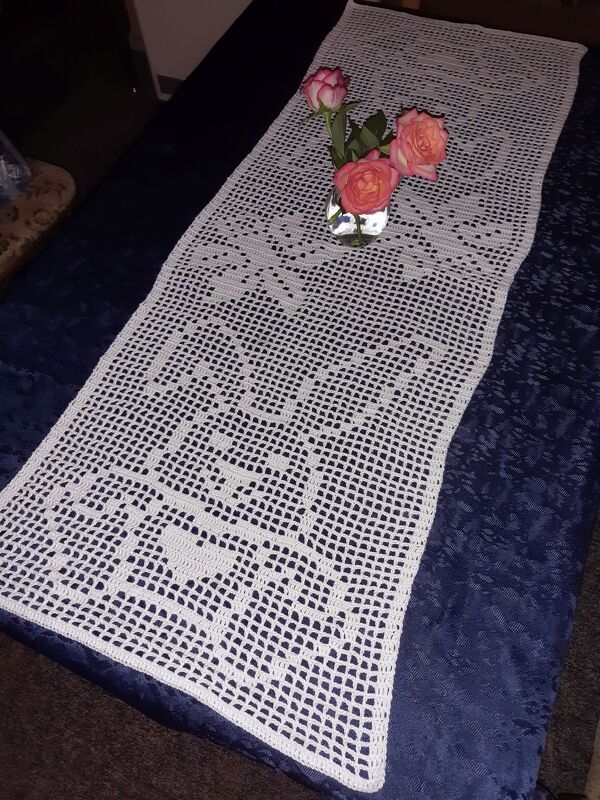 Tischläufer Frühling "Häschen" Häkelanleitung