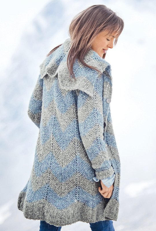 Strickanleitung: Lange Hellgrau/blaue Jacke mit Zackenmuster - Bild 2