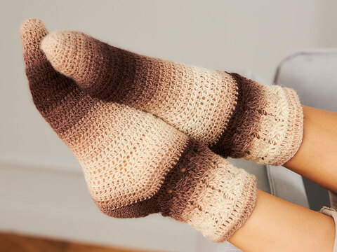 BROWN SOCKS, gehäkelte Socken