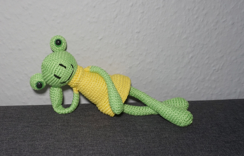 Amigurumi Häkelanleitung für das Froschmädchen Linda