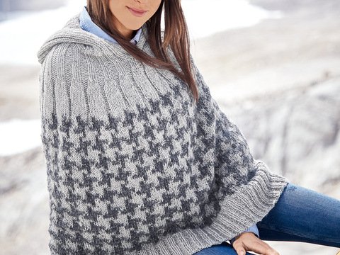 Strickanleitung: Kapuzen-Poncho in Hellgrau