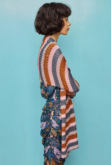 Strickanleitung: Wärmendes Tuch im angesagten Streifenlook