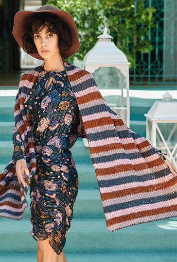 Strickanleitung: Wärmendes Tuch im angesagten Streifenlook