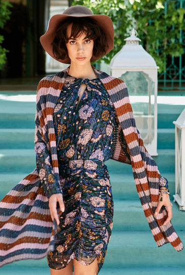 Strickanleitung: Wärmendes Tuch im angesagten Streifenlook