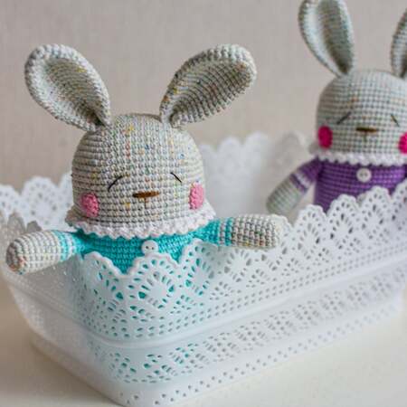 Crochet PDF pattern in English Sleepy Bunny