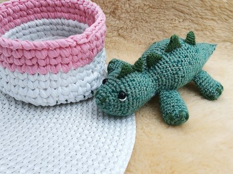 Häkelanleitung Dinobaby Sofia