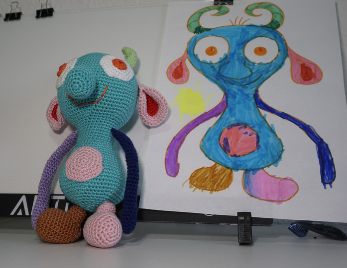 Amigurumi Häkelanleitung für das freundliche Monster Freddy