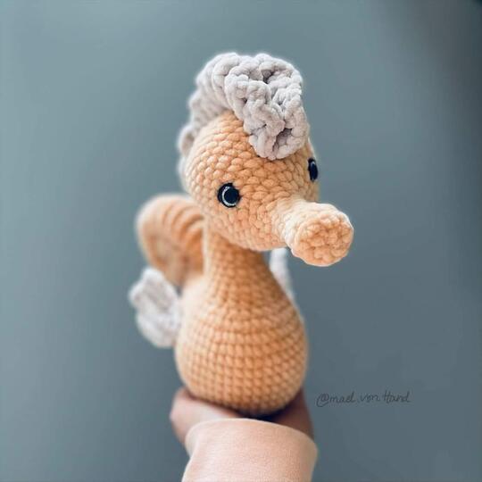 Häkelanleitung Seepferdchen (Kombianleitung: Chenille- & Baumwoll-Version)