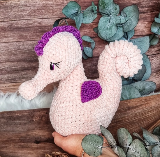 Häkelanleitung Seepferdchen (Kombianleitung: Chenille- & Baumwoll-Version)