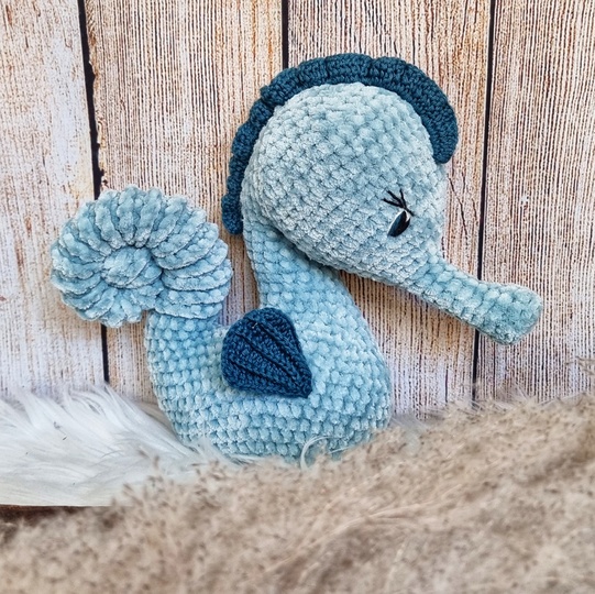 Häkelanleitung Seepferdchen (Kombianleitung: Chenille- & Baumwoll-Version)