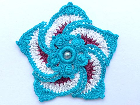 ✽ Gedrehte Blume ✽ im 3-D Look