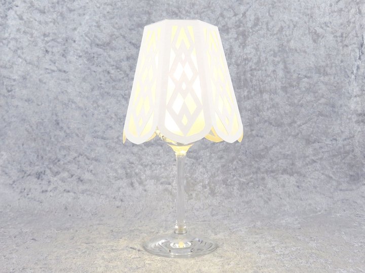 Lampenschirm für Weinglaslampe – Bastelanleitung und Vorlagen