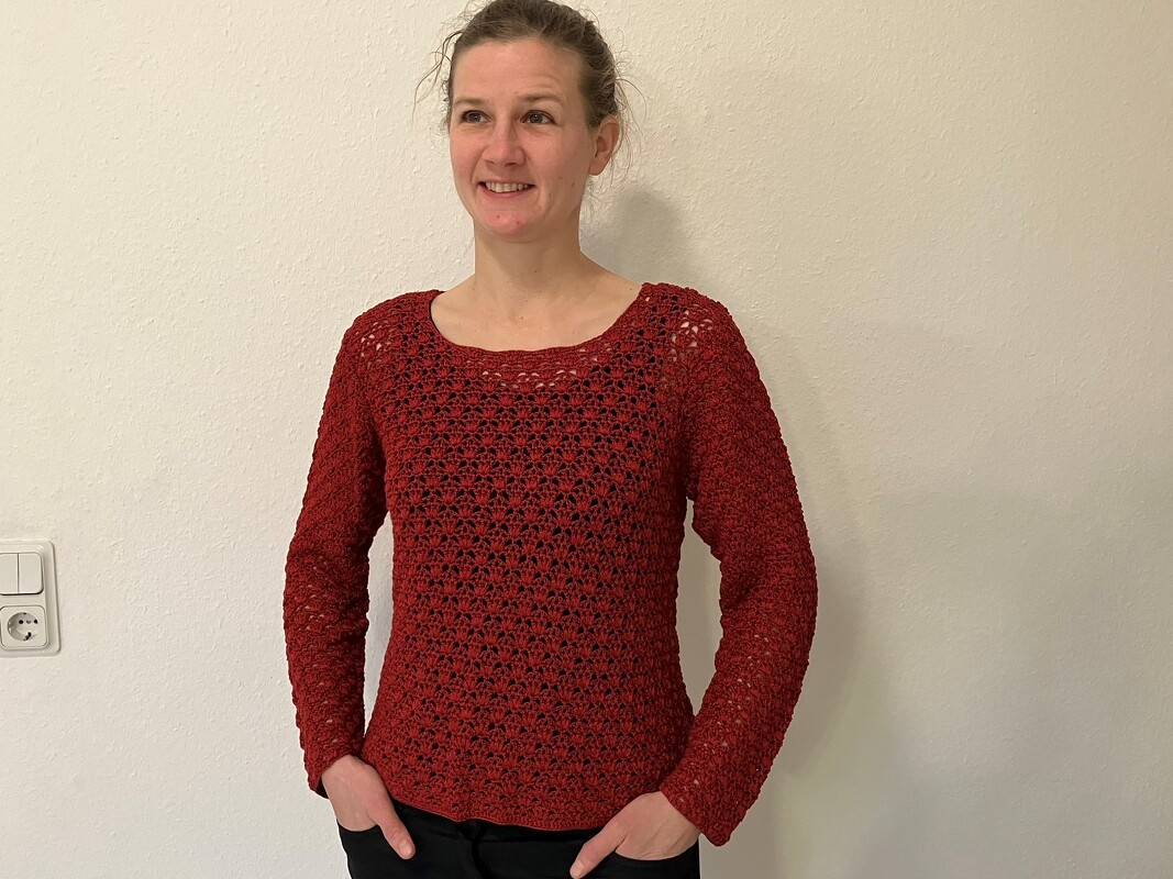 weinroter Häkelpulli "Musterglanz" - Häkelanleitung