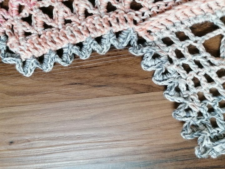 Stola/Schal „Anisja BE“ – Häkelanleitung