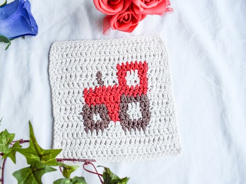 Crochet pattern : Tractor Washcloth, coaster or potholder, US- English term