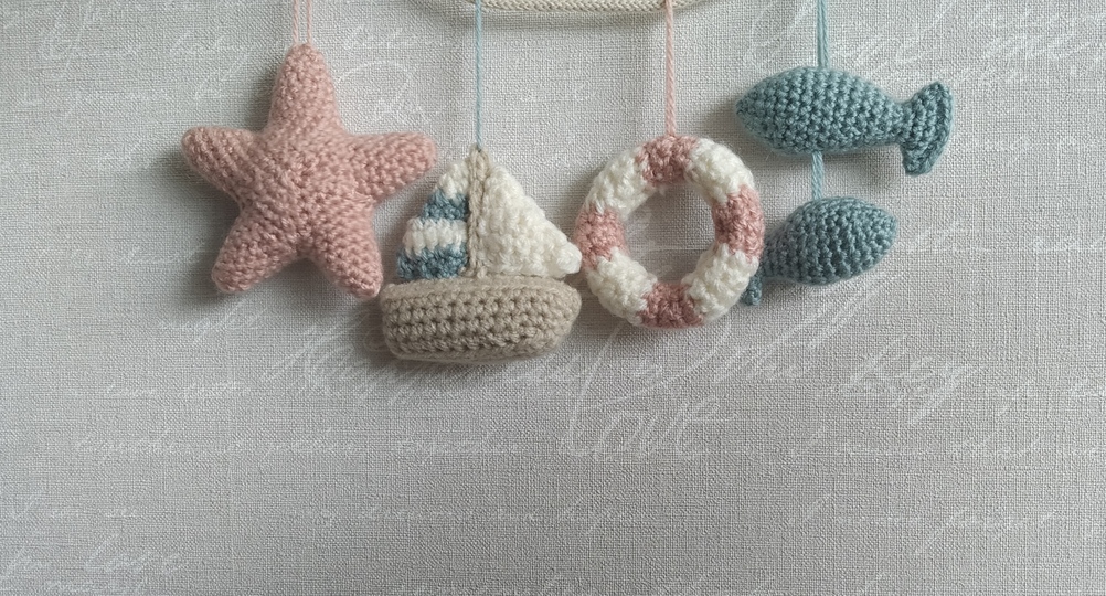 Mediterran inspirierte Häkelanleitung für eine Kinderwagenkette