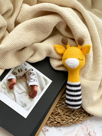 Baby rattle toy Giraffe EASY Amigurumi Crochet Pattern (Eng+Ger PDF file).