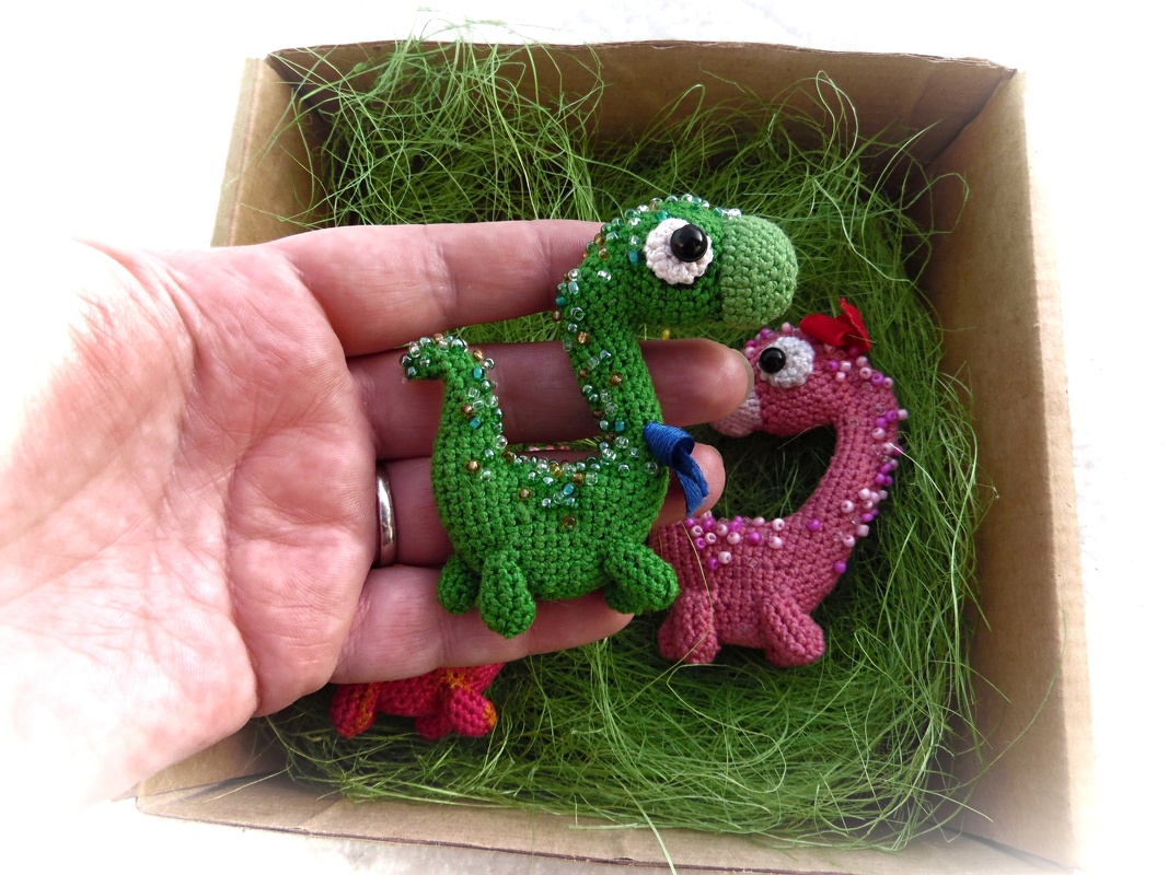 Crochet pattern Dinosaur brooch - Image 5