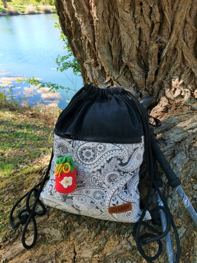 Strawberry Pouch (two different sizes) - crochetpattern