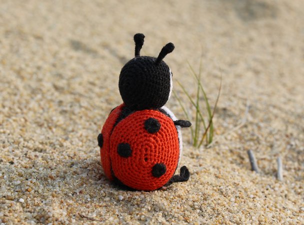 Crochet pattern ladybug